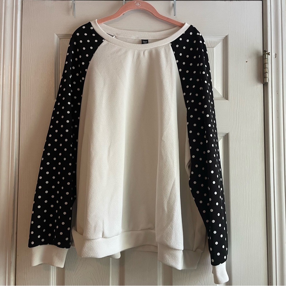 SHEIN Curve 3XL White Top Black Polka Dot Sleeves